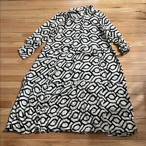 H&M Black and White Patterned Long Sleeve Dress